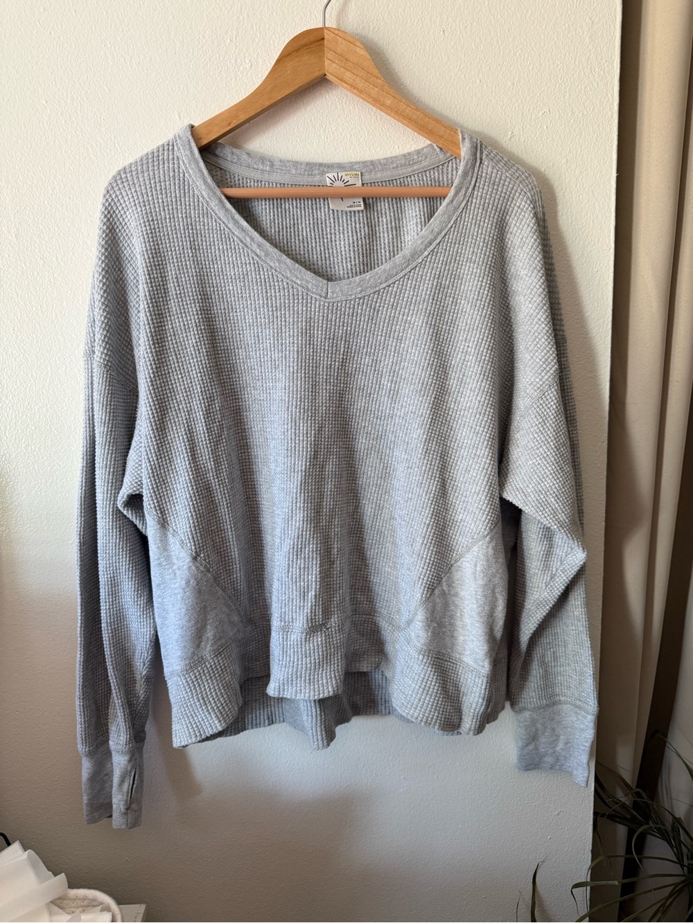 Aerie Light Gray V-Neck Waffle Knit Sweater